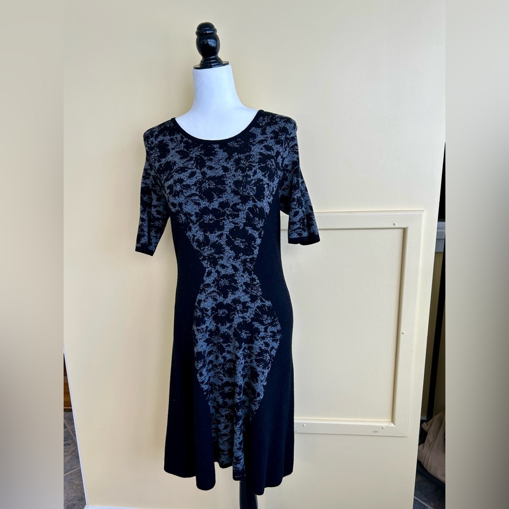 Gabby Skye Large Grey and Black Knit Dress